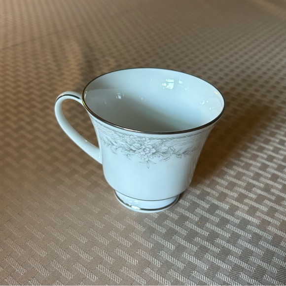 China set of 8 - Picture 9 of 11